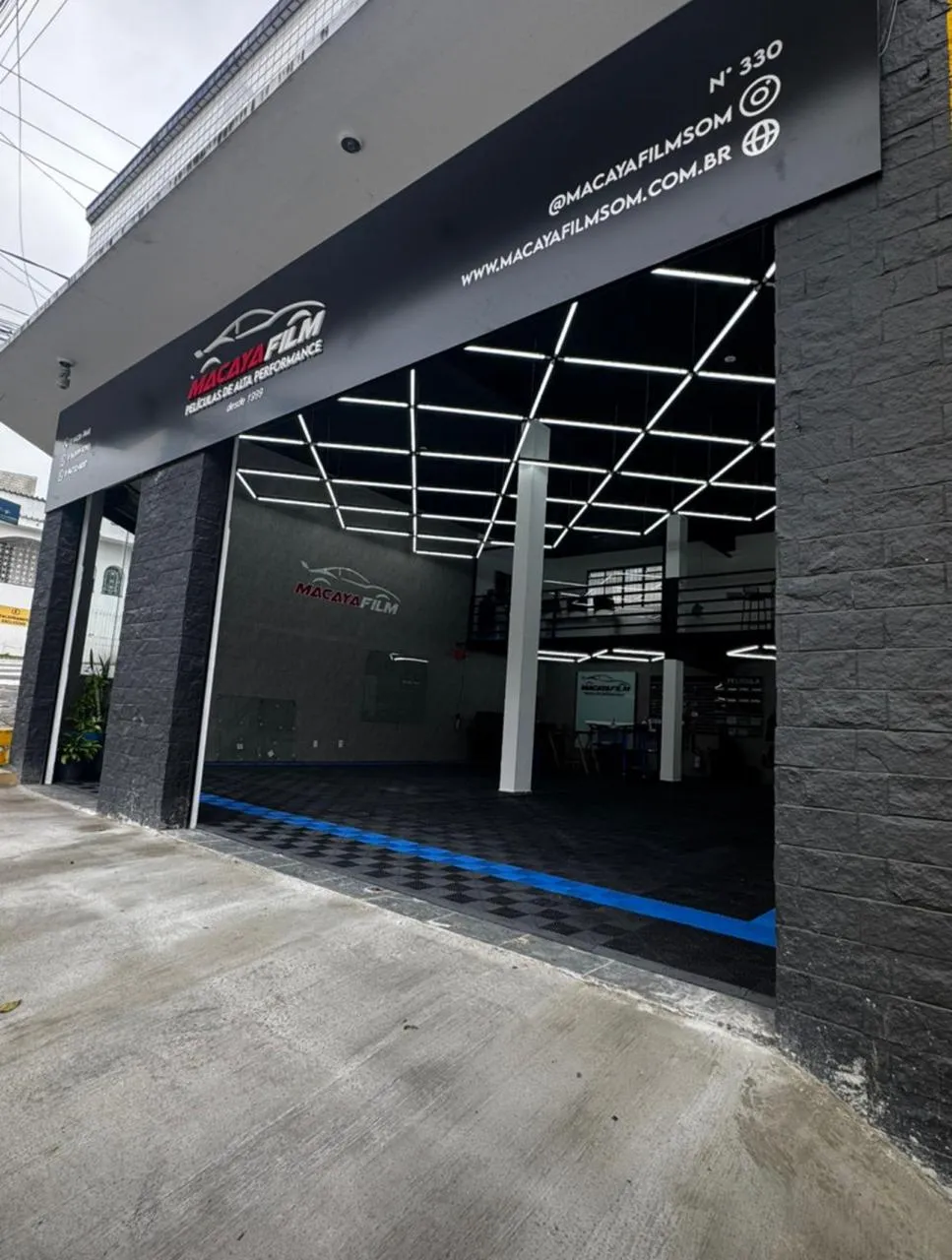 Fachada da loja Macaya Film em Santo André